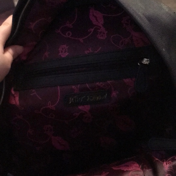 Backpack - Picture 6 of 8